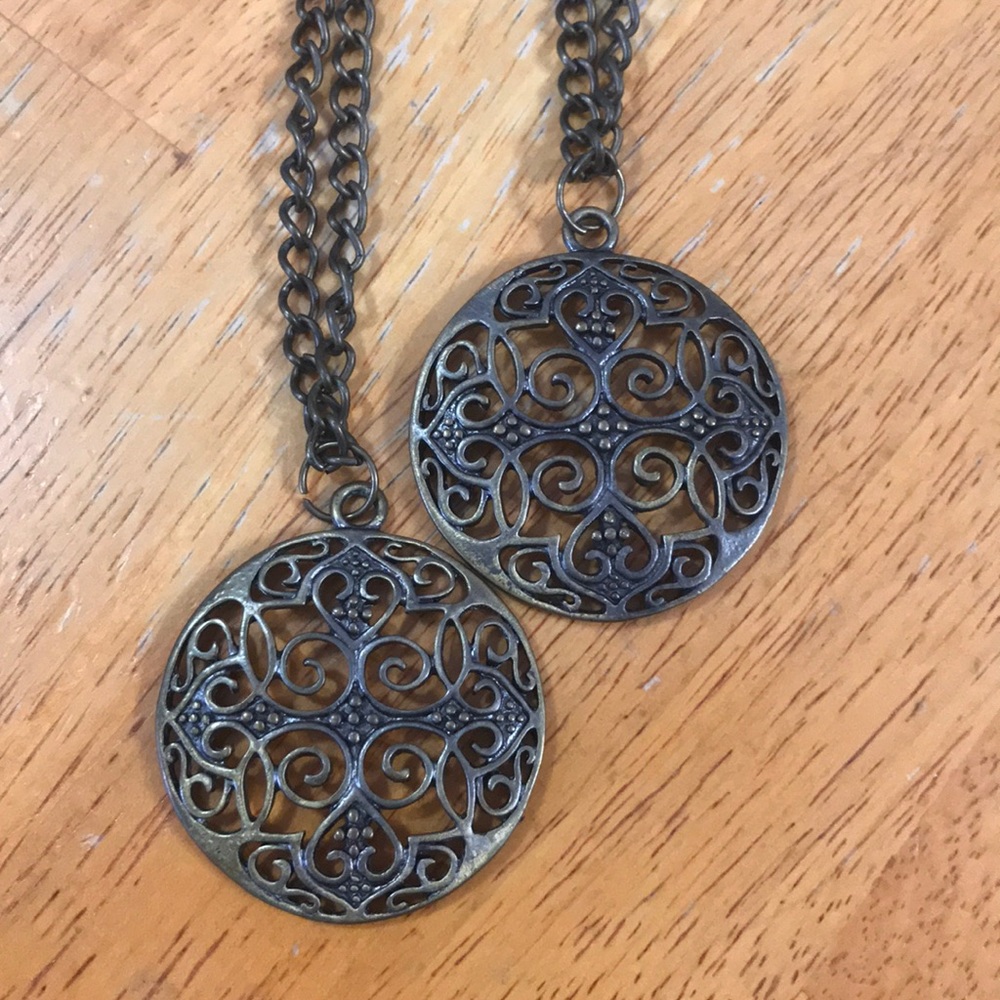 Adjustable “bronze” necklaces